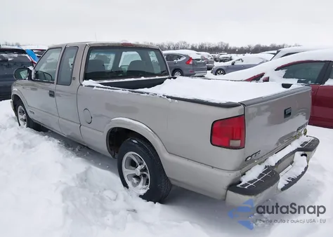 2000 Chevrolet S-10 Ls z USA, uszkodzony, nr VIN 1GCCS19W6Y8217215